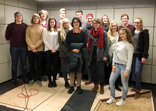 csm_HMKW_Journalismus_WDR-Exkursion_Hoerspiel-Studio_25640e5aa3